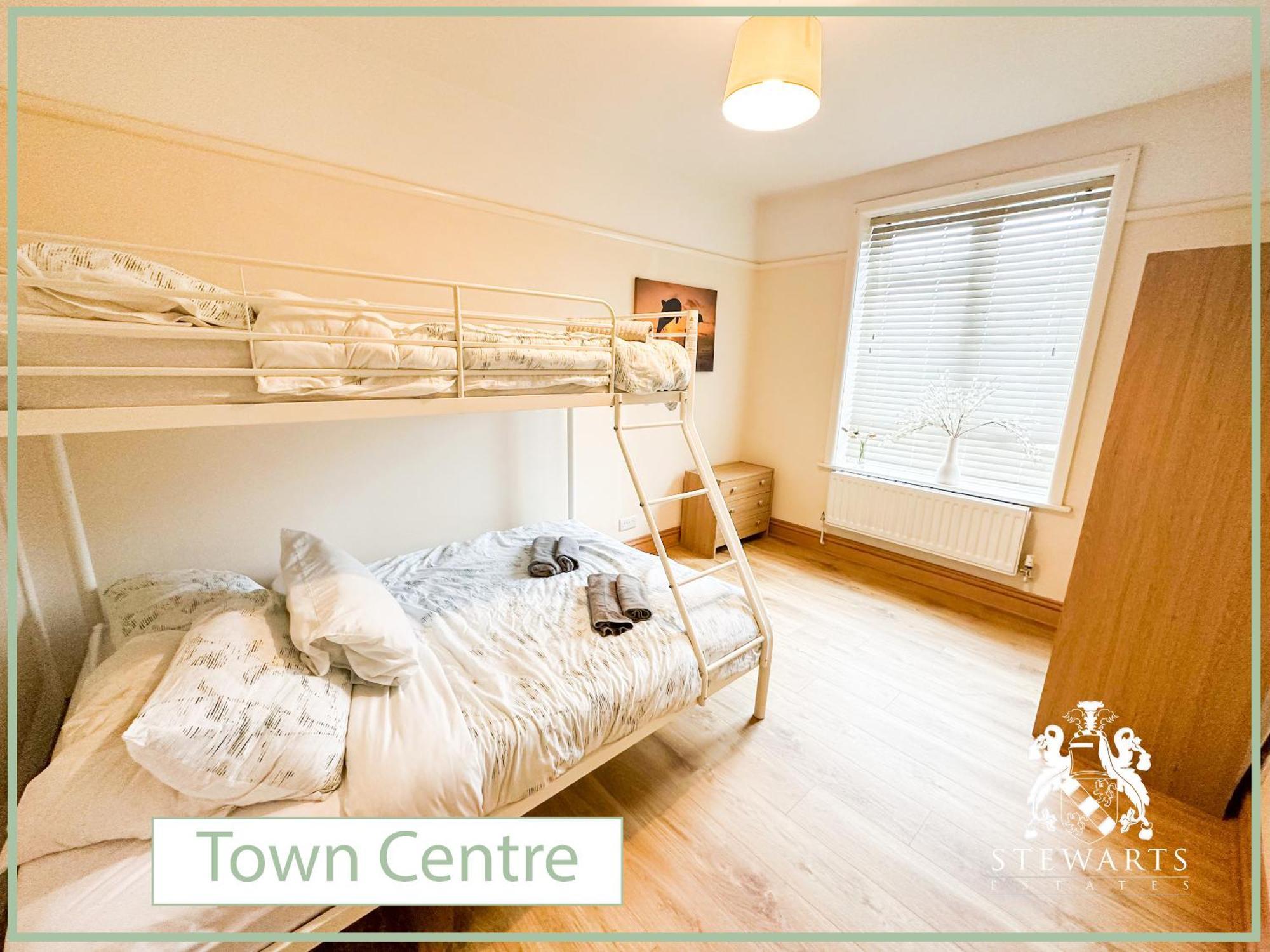 Town Centre Apartment Sleeps 9 Bournemouth Dış mekan fotoğraf